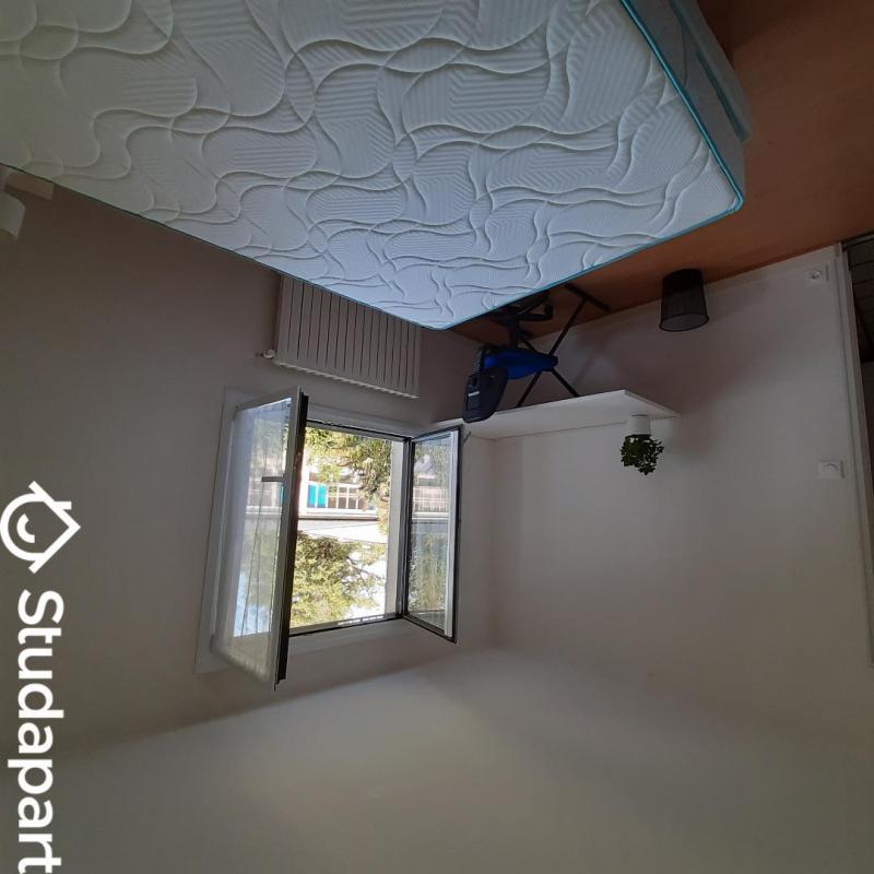 Chambre - 11 m² - 1 pièce