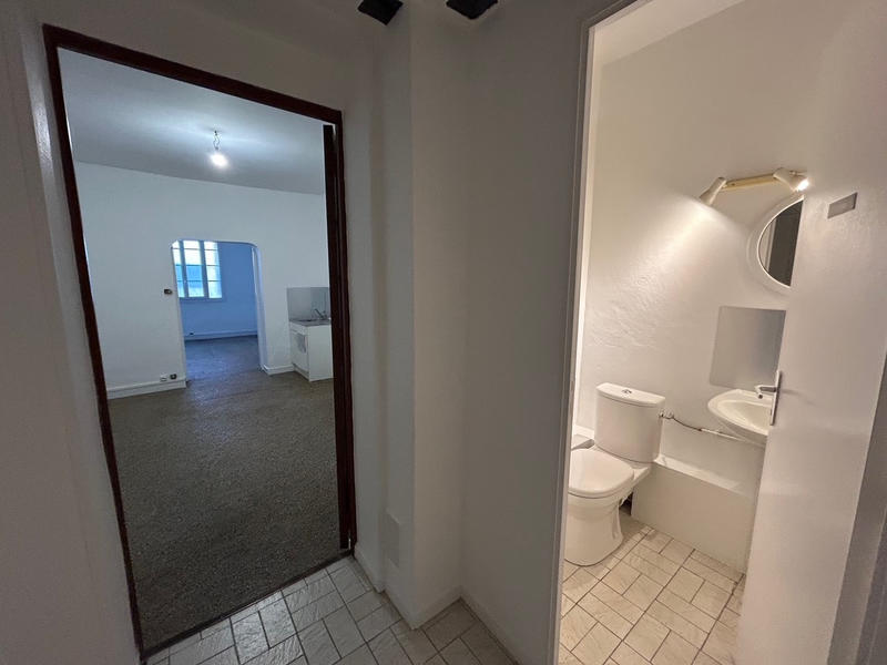 Local commercial - 32 m² - 2 pièces