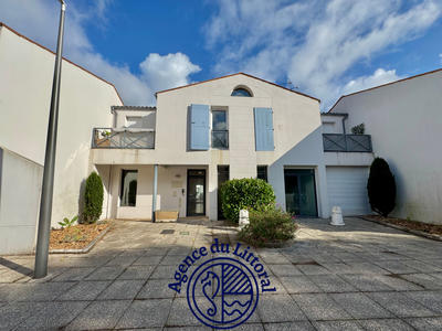 Appartement - 140 m² - 6 pièces