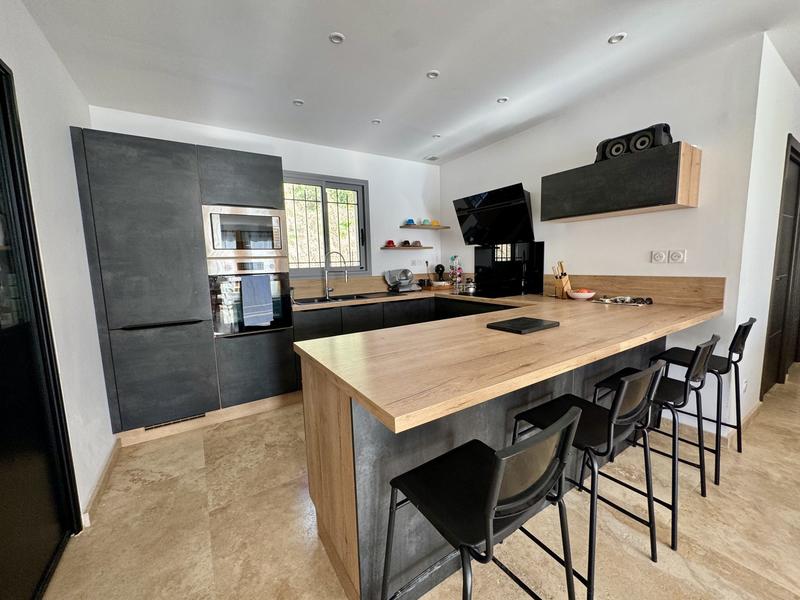 Maison - 96 m² - 5 pièces