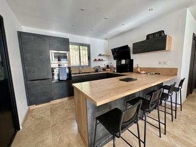 Maison - 96 m² - 5 pièces