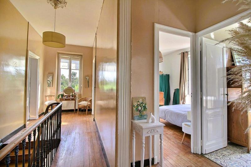 Maison - 211 m² - 6 pièces