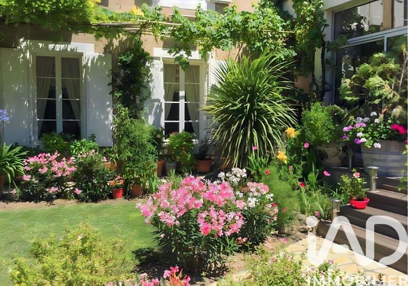 Maison - 271 m² - 10 pièces