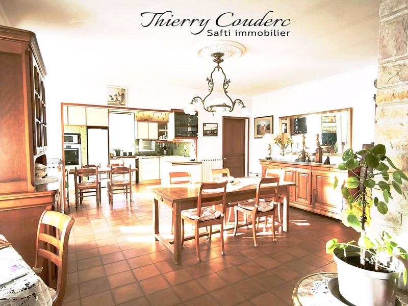 Maison - 170 m² - 7 pièces