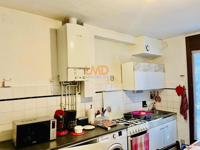 Maison - 180 m² - 11 pièces