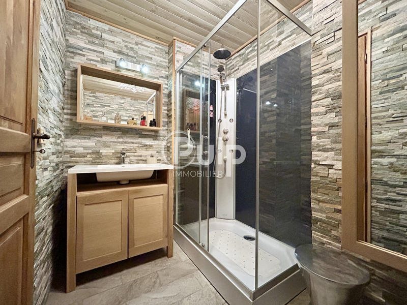 Maison - 95 m² - 7 pièces