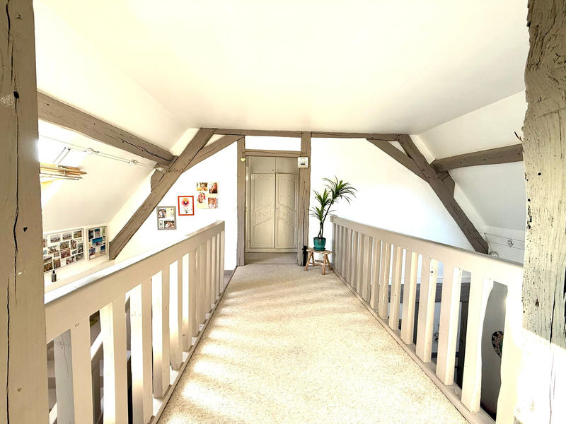 Propriété - 600 m² - 23 pièces