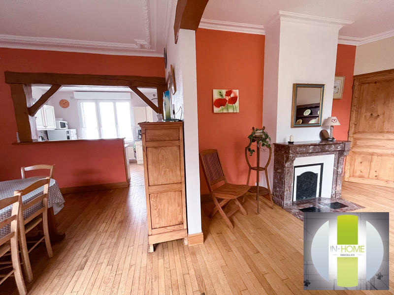 Maison - 272 m² - 2 pièces