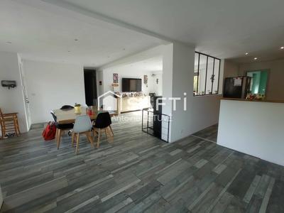 Maison - 121 m² - 5 pièces