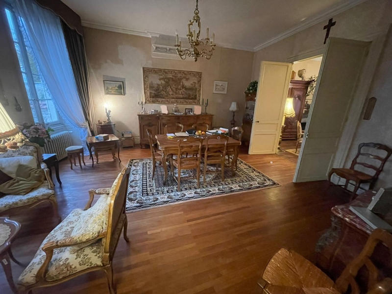 Maison - 336 m² - 14 pièces