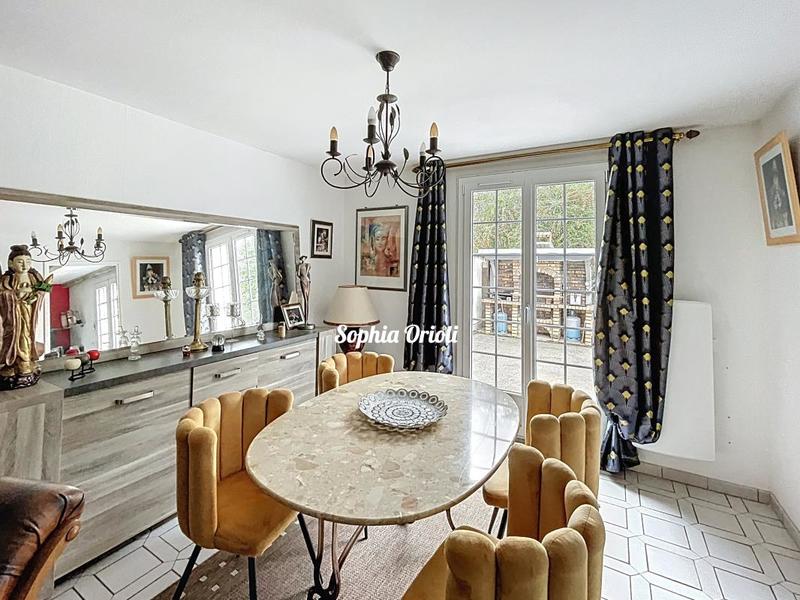 Maison - 185 m² - 5 pièces