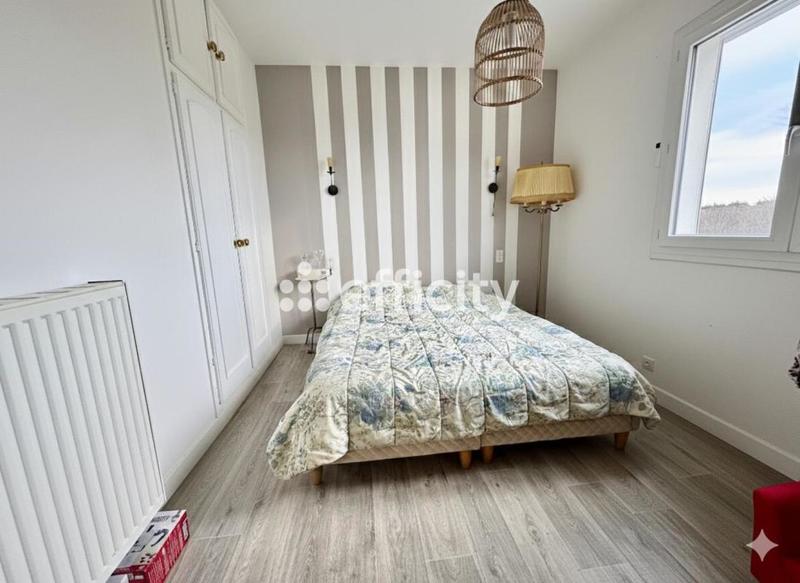 Maison - 152 m² - 9 pièces