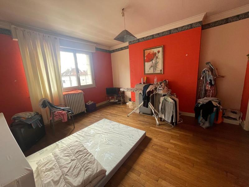 Maison - 415 m² - 9 pièces