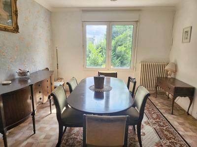 Maison - 111 m² - 7 pièces