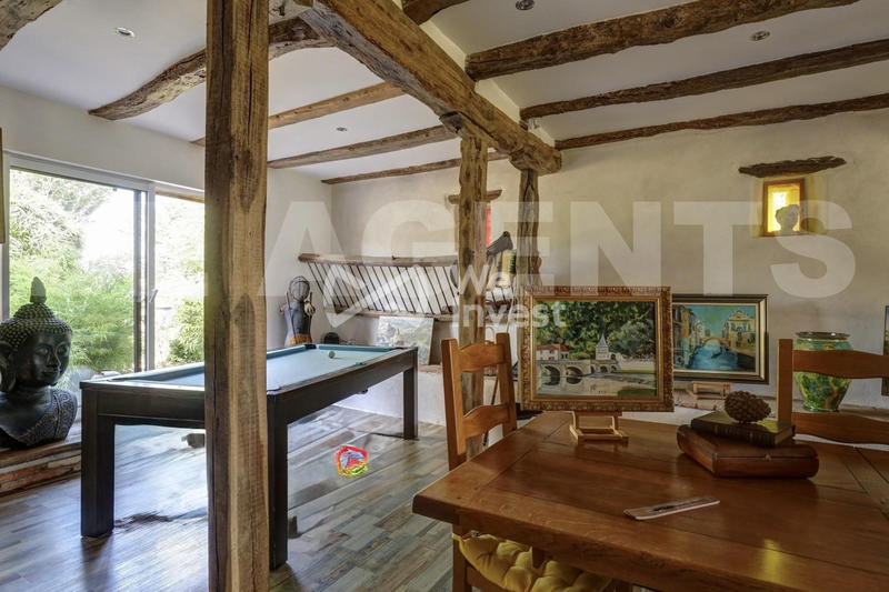 Maison - 333 m² - 10 pièces