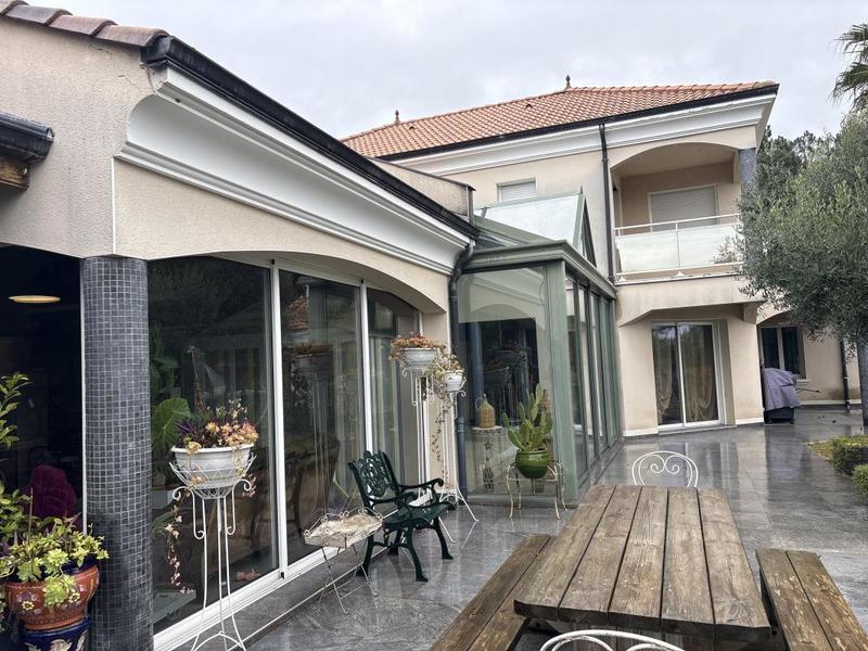 Demeure - 280 m² - 7 pièces