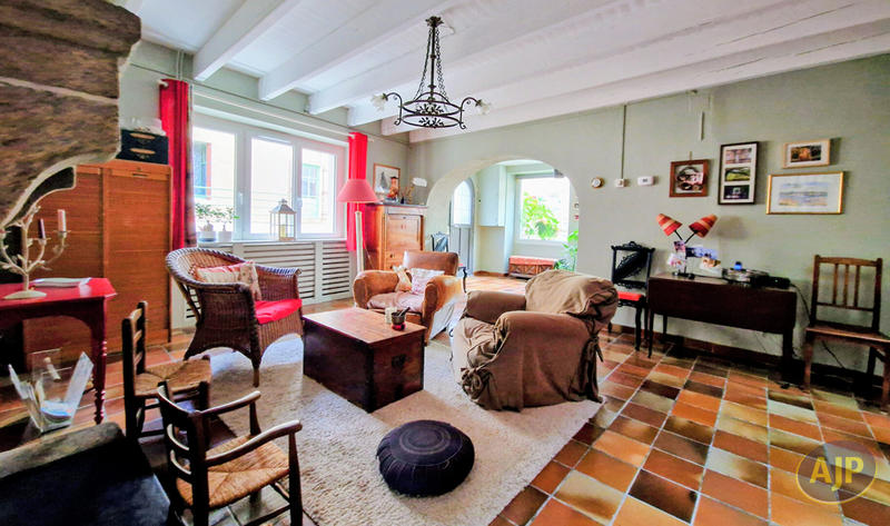 Maison - 180 m² - 7 pièces