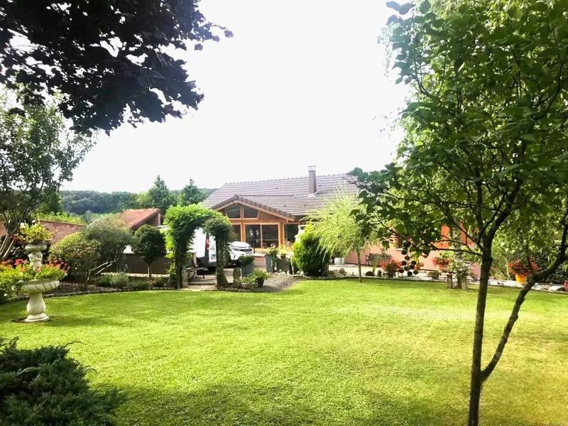 Maison - 183 m² - 10 pièces