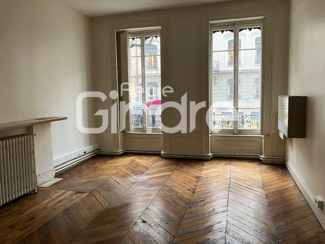 Bureau - 93 m² - 1 pièce