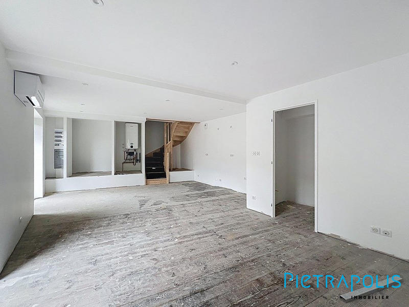 Appartement - 95 m² - 5 pièces