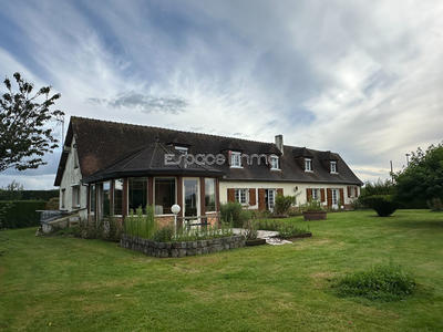 Maison - 213 m² - 7 pièces