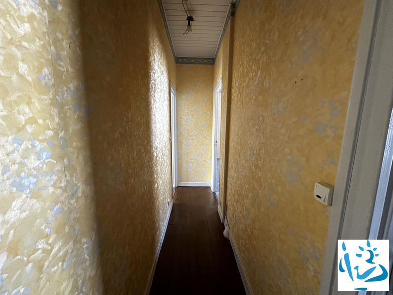 Maison - 180 m² - 8 pièces