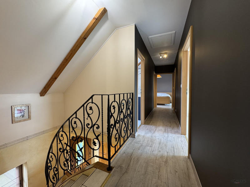 Maison - 150 m² - 8 pièces