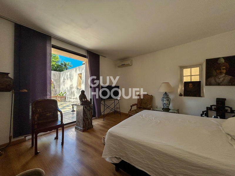 Maison - 270 m² - 10 pièces