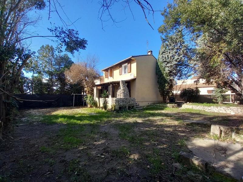 Maison - 90 m² - 5 pièces