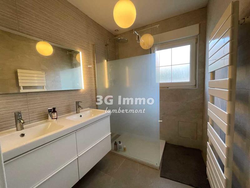 Maison - 180 m² - 6 pièces