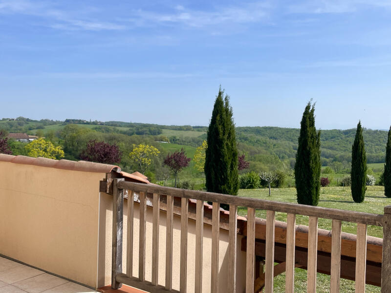 Maison - 244 m² - 13 pièces