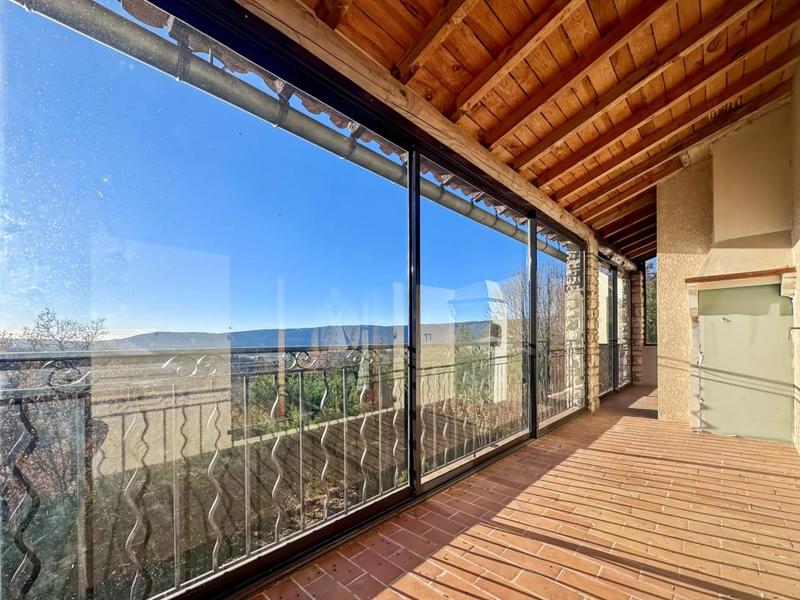 Maison - 240 m² - 7 pièces