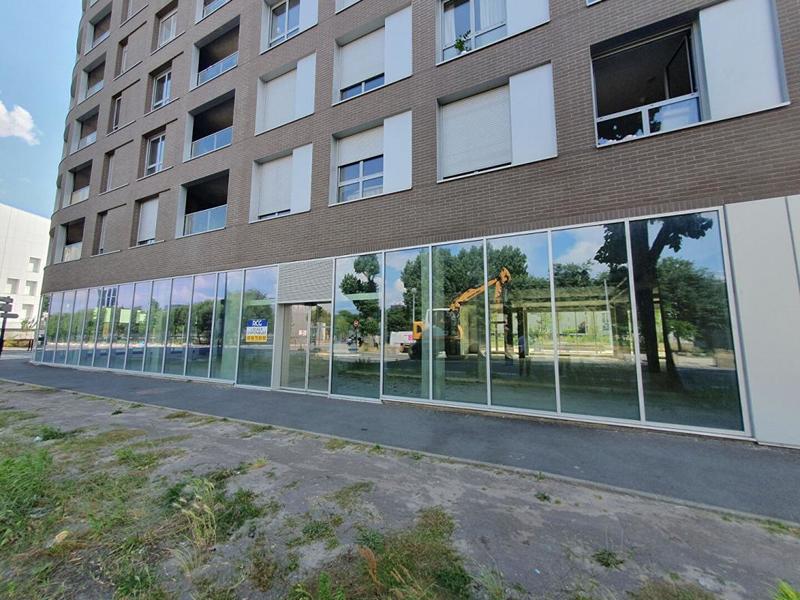 Local commercial - 855 m²