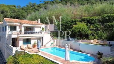 Villa - 250 m² - 10 pièces