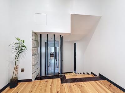 Maison - 225 m² - 11 pièces