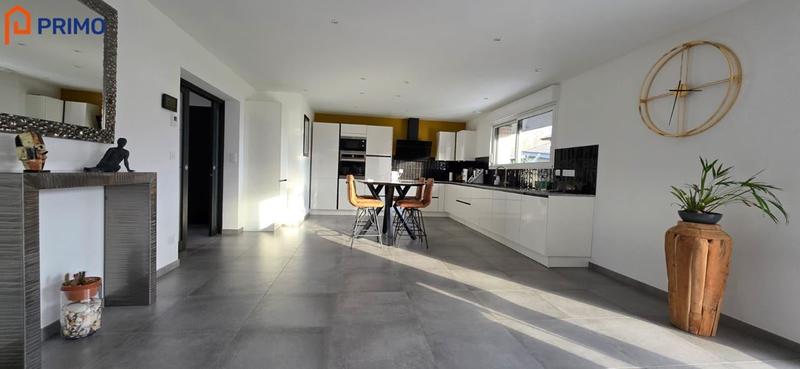 Maison - 161 m² - 5 pièces