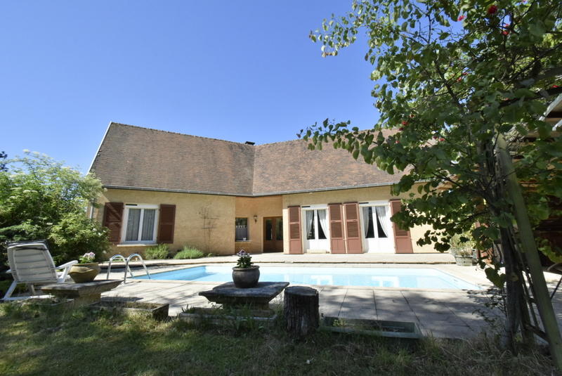 Maison - 185 m² - 5 pièces