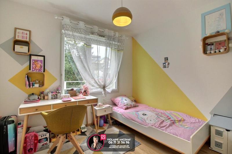 Appartement - 92 m² - 5 pièces