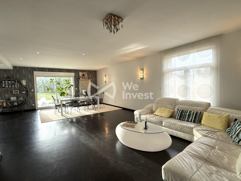 Maison - 215 m² - 6 pièces