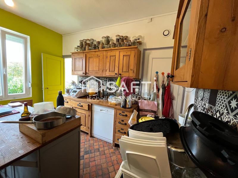 Maison - 240 m² - 9 pièces