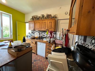 Maison - 240 m² - 9 pièces