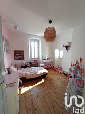 Maison - 210 m² - 8 pièces