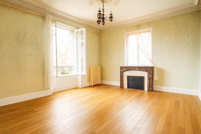 Maison - 220 m² - 11 pièces