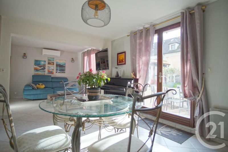 Maison - 91 m² - 5 pièces