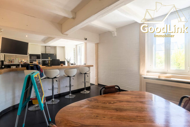 Maison - 235 m² - 7 pièces