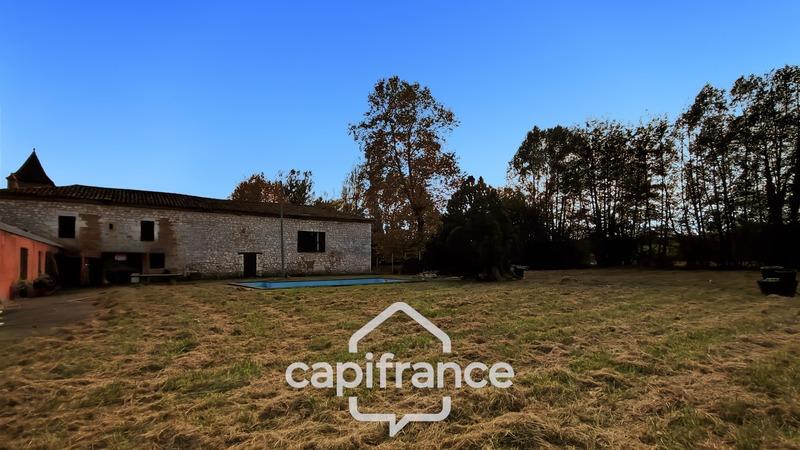 Maison - 335 m² - 20 pièces