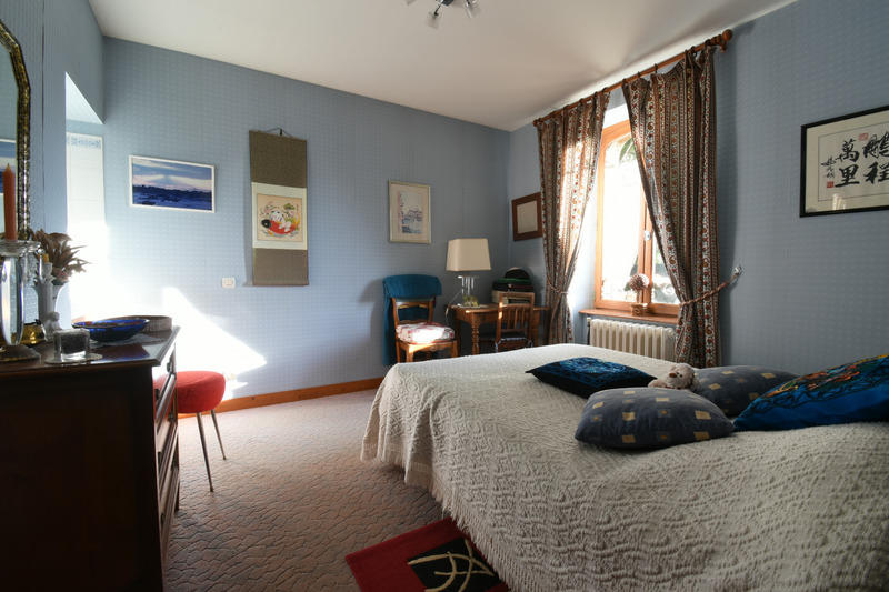 Maison - 220 m² - 10 pièces