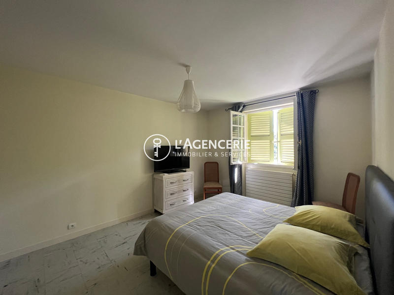 Maison - 411 m² - 10 pièces