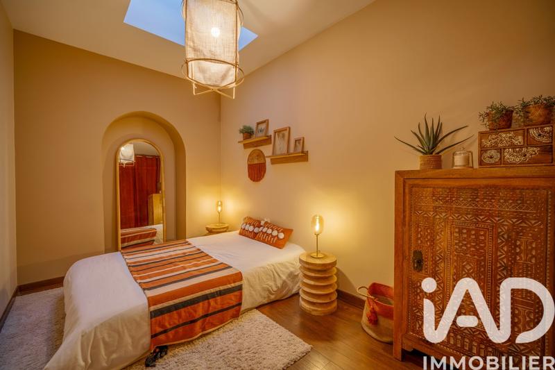 Maison - 235 m² - 8 pièces