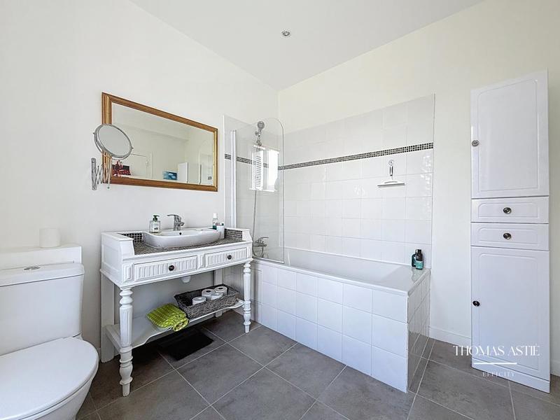 Demeure - 190 m² - 7 pièces